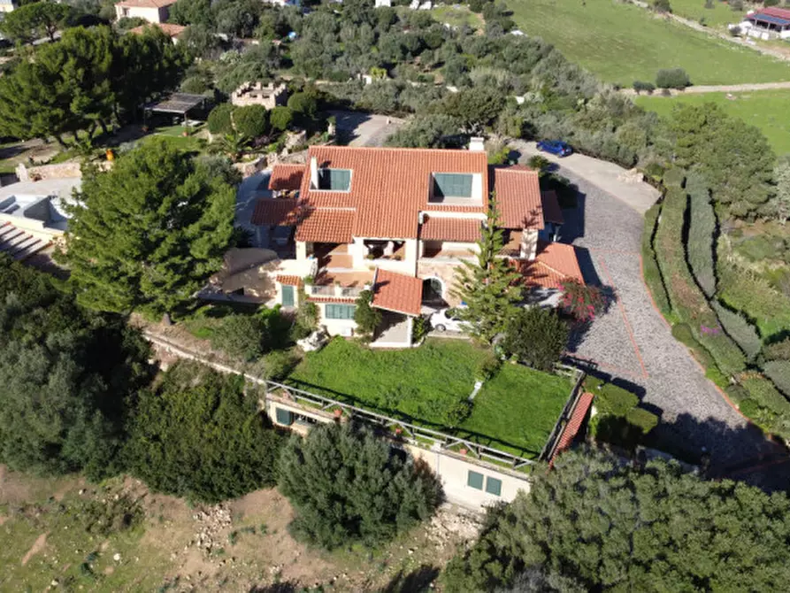 Immagine 7 di Villa in vendita  in via plebi 48 a Olbia