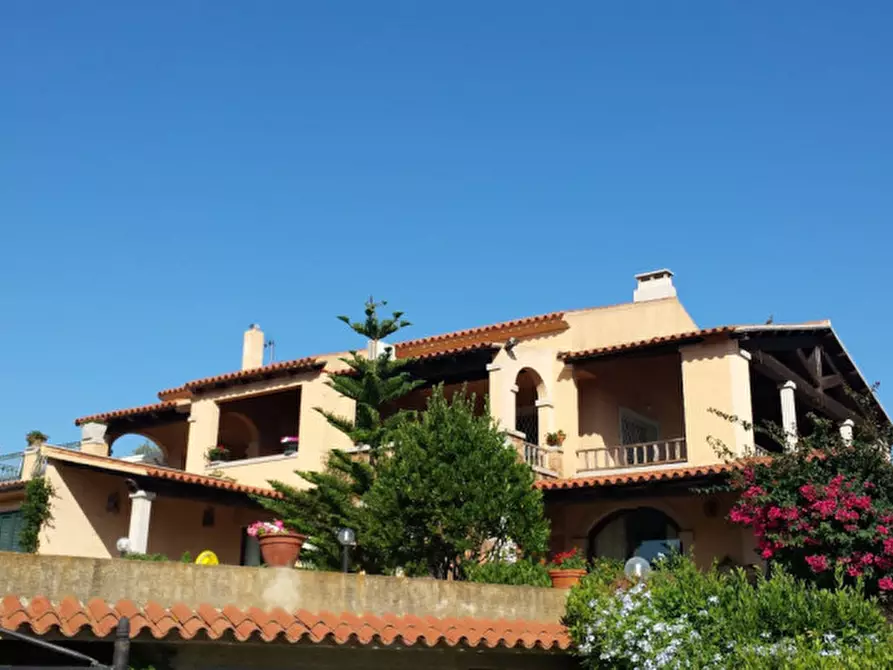 Immagine 9 di Villa in vendita  in via plebi 48 a Olbia
