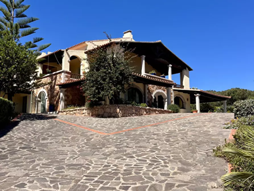 Immagine 11 di Villa in vendita  in via plebi 48 a Olbia
