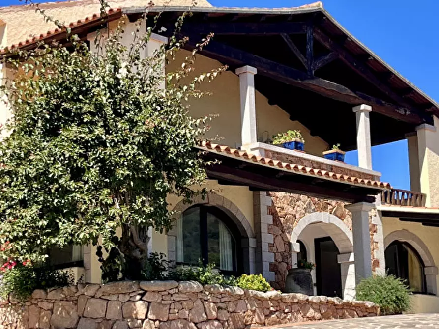 Immagine 12 di Villa in vendita  in via plebi 48 a Olbia