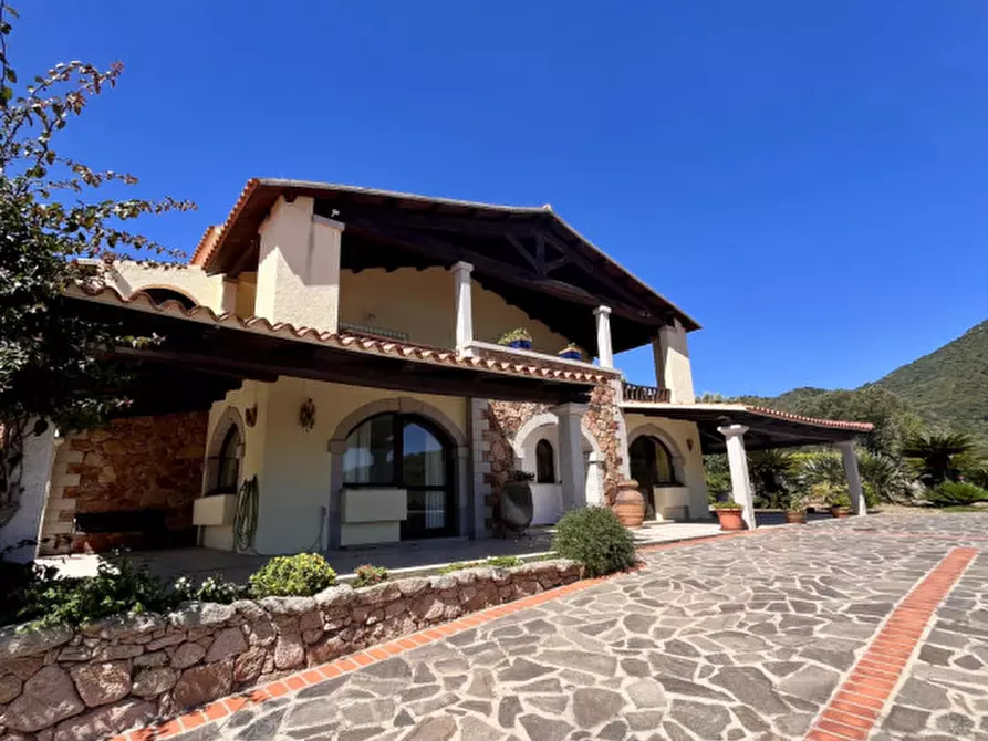 Immagine 13 di Villa in vendita  in via plebi 48 a Olbia