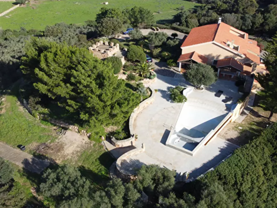 Immagine 16 di Villa in vendita  in via plebi 48 a Olbia