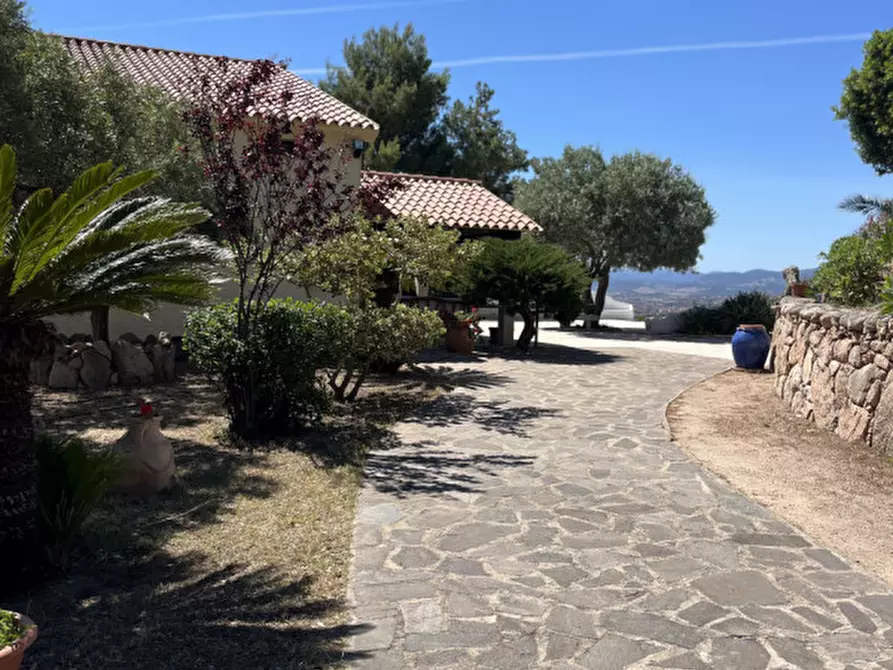Immagine 16 di Villa in vendita  in via plebi 48 a Olbia
