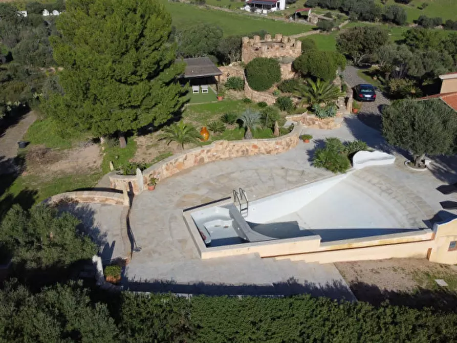 Immagine 18 di Villa in vendita  in via plebi 48 a Olbia