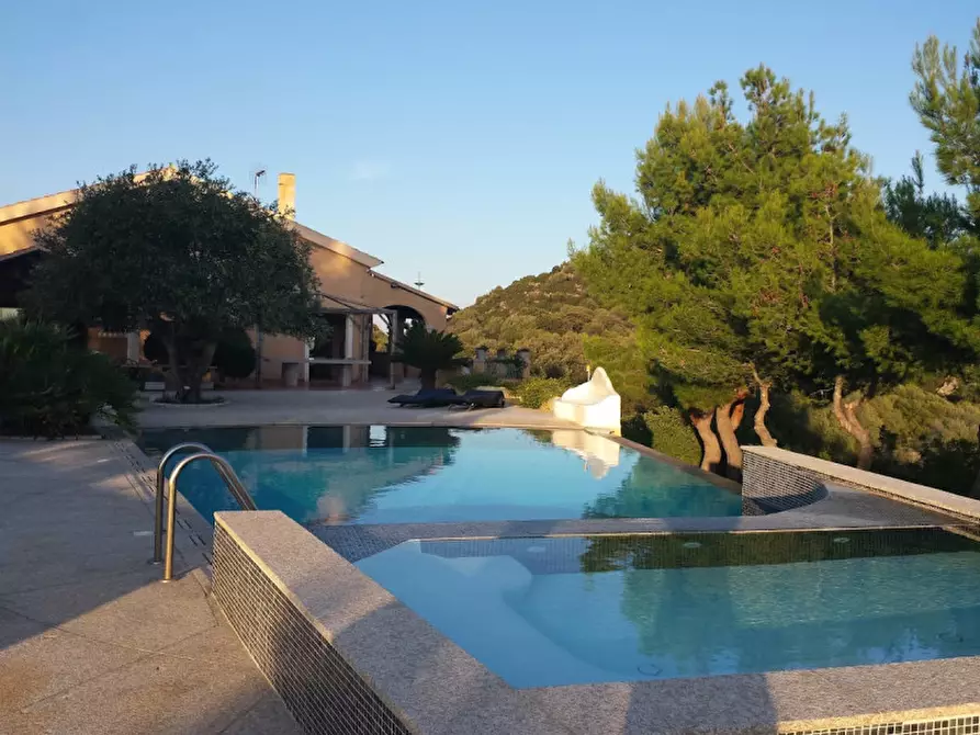 Immagine 25 di Villa in vendita  in via plebi 48 a Olbia