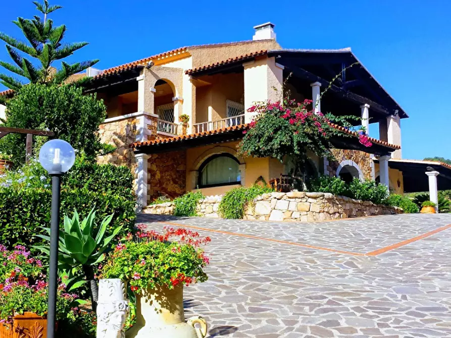 Immagine 27 di Villa in vendita  in via plebi 48 a Olbia