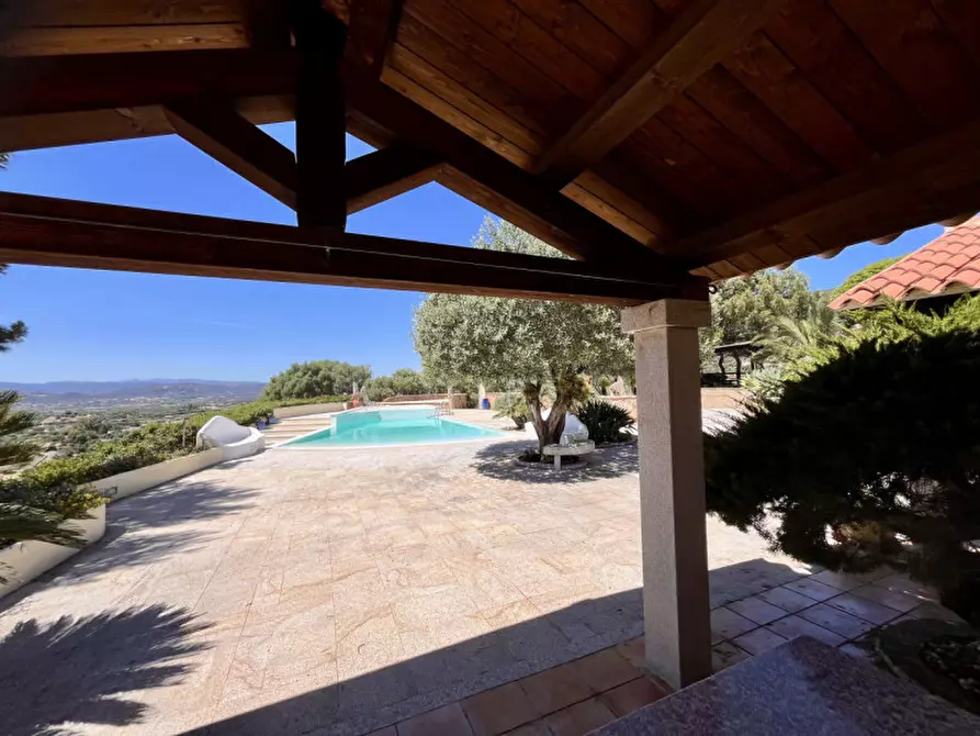 Immagine 30 di Villa in vendita  in via plebi 48 a Olbia