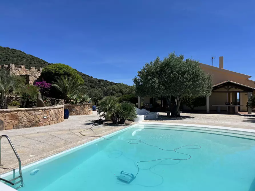 Immagine 37 di Villa in vendita  in via plebi 48 a Olbia