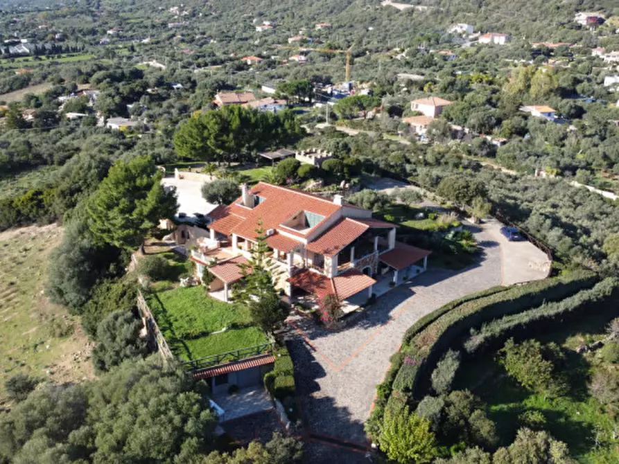 Immagine 45 di Villa in vendita  in via plebi 48 a Olbia