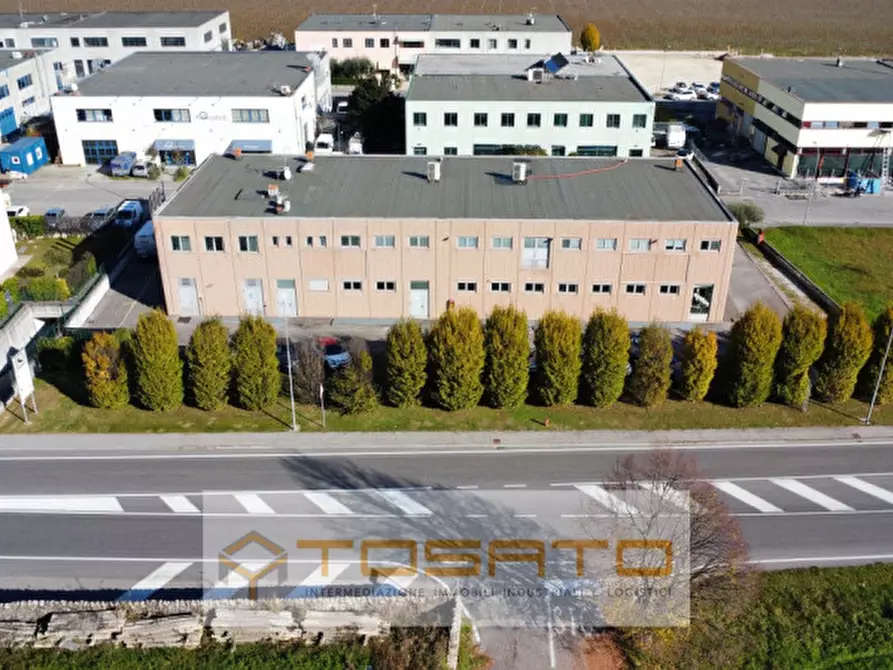 Immagine 2 di Capannone industriale in vendita  a Costermano sul Garda