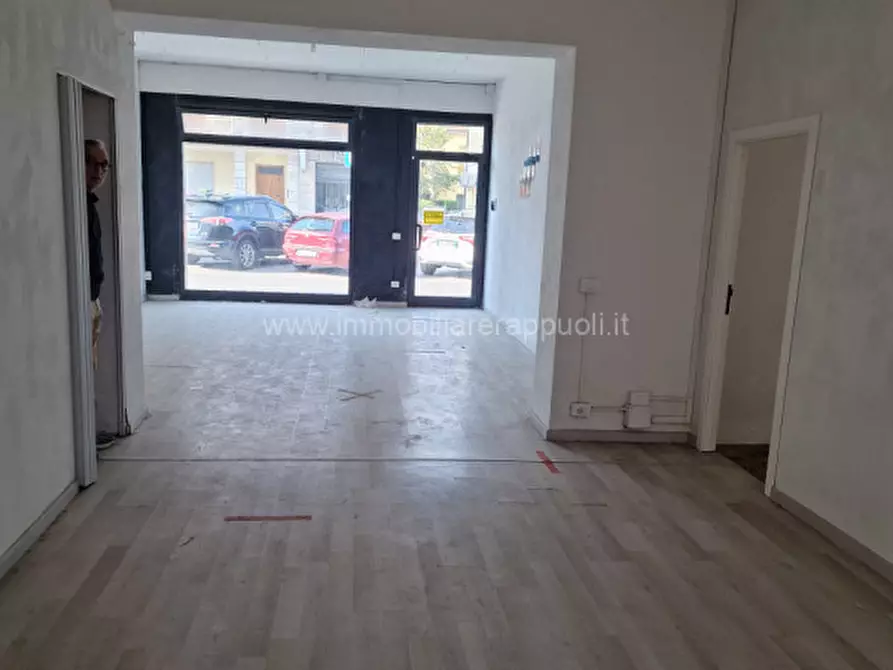 Immagine 4 di Attività commerciale in vendita  a Torrita Di Siena