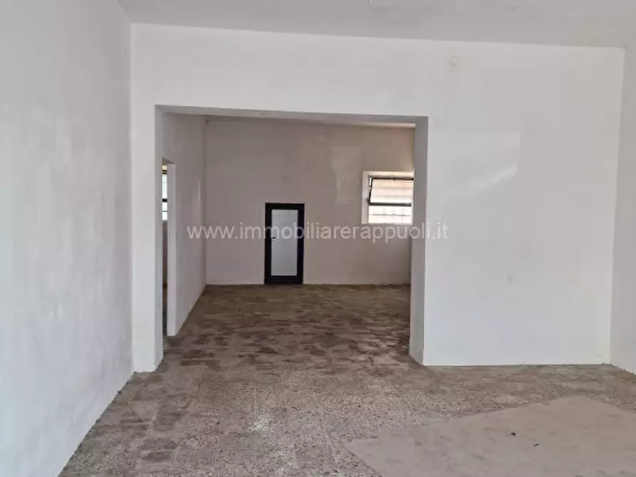 Immagine 6 di Attività commerciale in vendita  a Torrita Di Siena