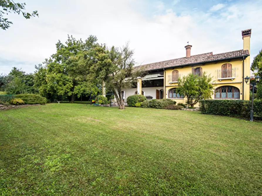 Immagine 2 di Villa in vendita  a Selvazzano Dentro