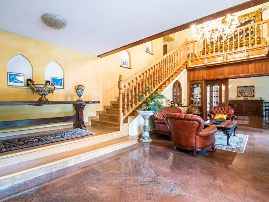 Immagine 3 di Villa in vendita  a Selvazzano Dentro