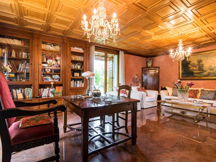 Immagine 4 di Villa in vendita  a Selvazzano Dentro