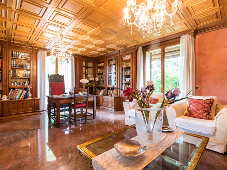 Immagine 5 di Villa in vendita  a Selvazzano Dentro