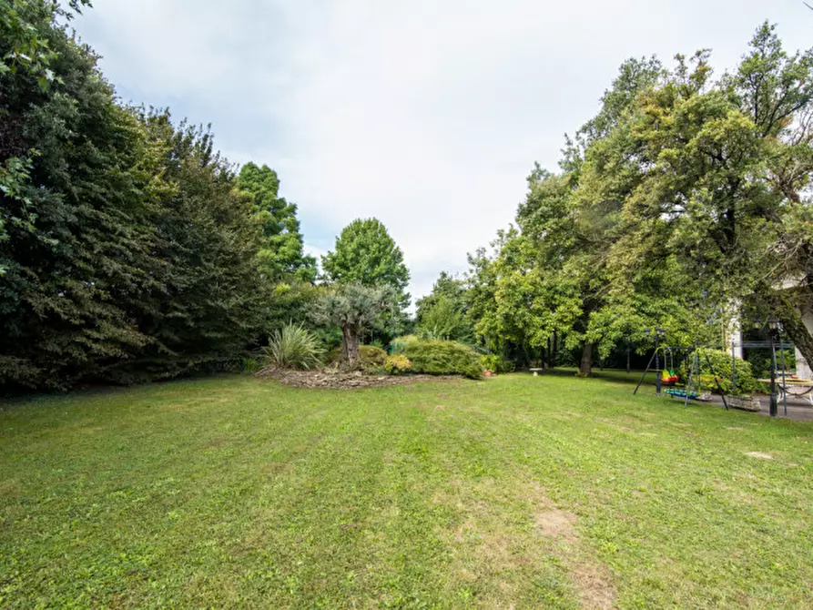 Immagine 37 di Villa in vendita  a Selvazzano Dentro