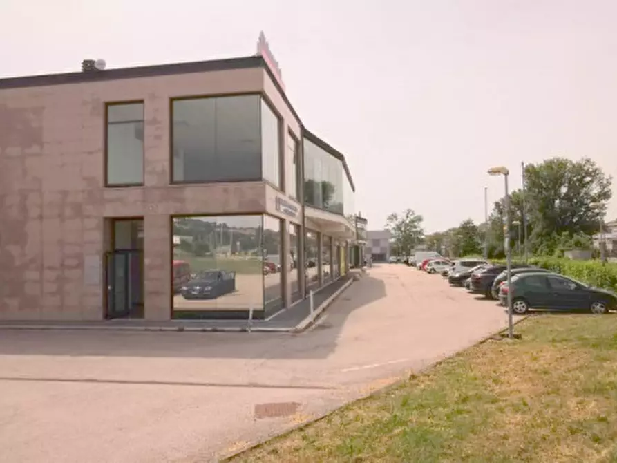 Immagine 6 di Negozio in affitto  in strada vecchia del pinocchio 31 a Ancona