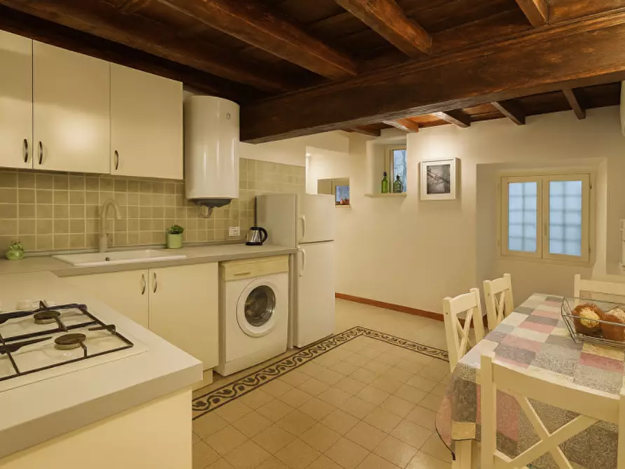 Immagine 3 di Appartamento in vendita  in VIA DEI PETTINARI a Roma