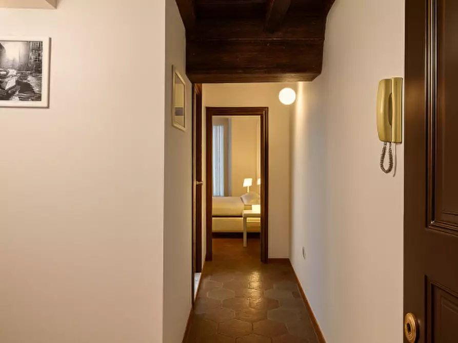 Immagine 5 di Appartamento in vendita  in VIA DEI PETTINARI a Roma