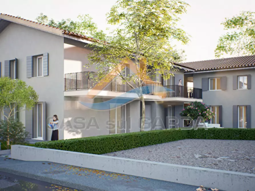 Immagine 2 di Appartamento in vendita  a Peschiera Del Garda