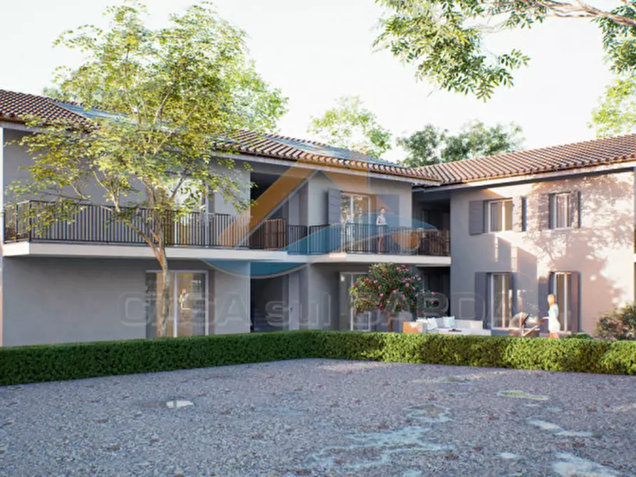 Immagine 6 di Appartamento in vendita  a Peschiera Del Garda