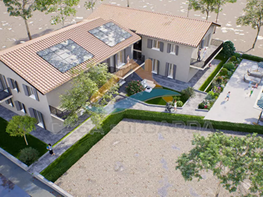 Immagine 8 di Appartamento in vendita  a Peschiera Del Garda