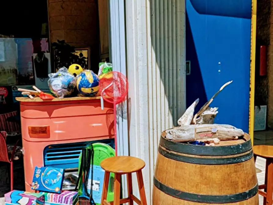 Immagine 2 di Attività commerciale in vendita  a Santo Stefano Al Mare