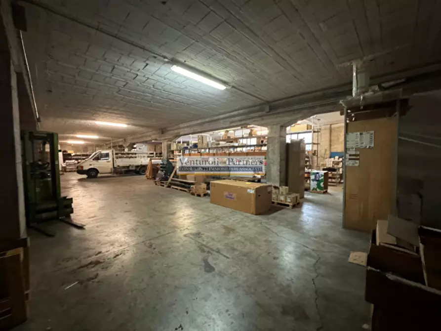 Immagine 2 di Magazzino in affitto  in via garibaldi a Rezzato