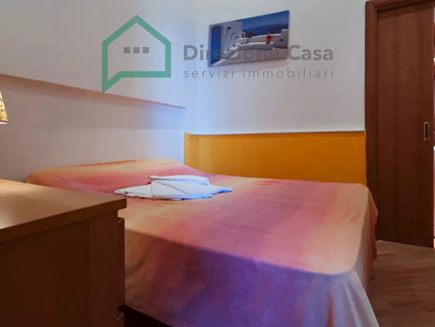 Immagine 3 di Appartamento in vendita  in via posillipo a Napoli