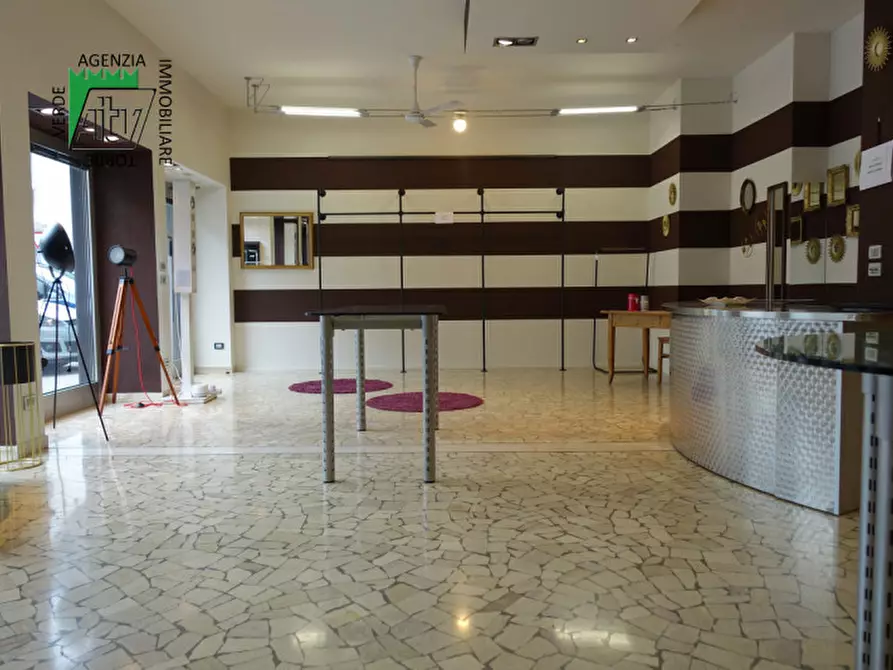 Immagine 5 di Negozio in vendita  in Mezzolombardo via Arturo de Varda a Mezzolombardo