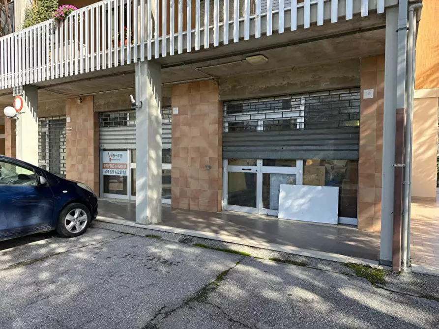 Immagine 1 di Negozio in vendita  in via pesaro a Perugia