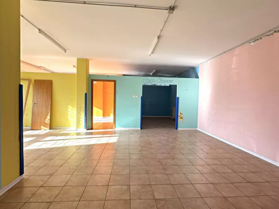 Immagine 10 di Laboratorio in vendita  in Via Pesaro a Perugia