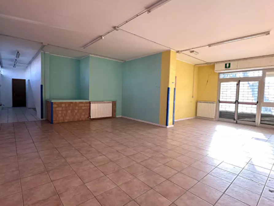 Immagine 15 di Laboratorio in vendita  in Via Pesaro a Perugia