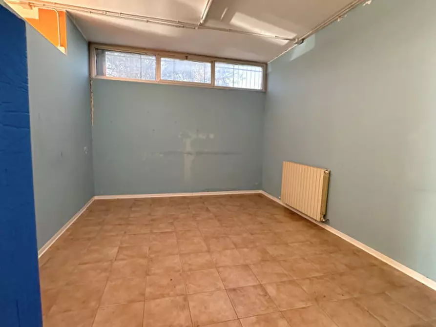 Immagine 18 di Laboratorio in vendita  in Via Pesaro a Perugia