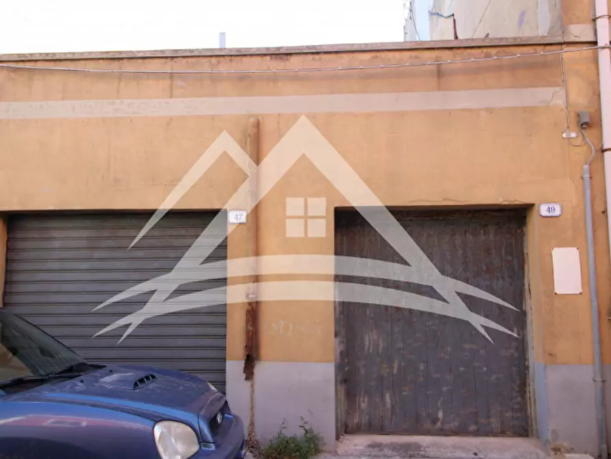 Immagine 1 di Garage in vendita  in Via Azuni, 49 a Porto Torres