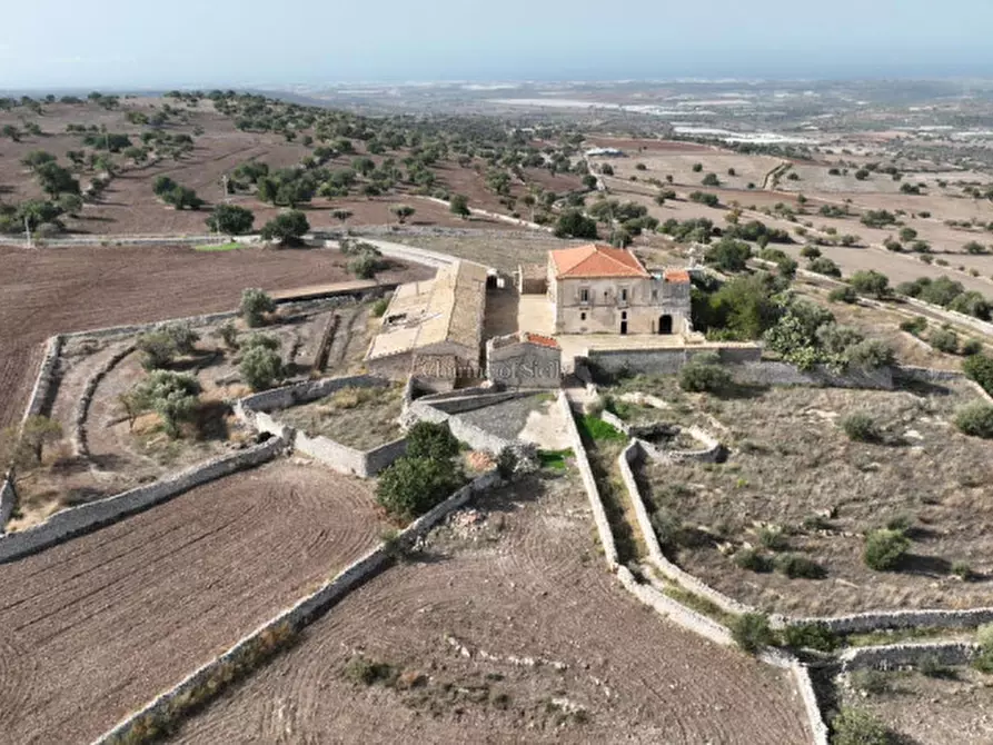 Immagine 35 di Villa in vendita  a Ragusa