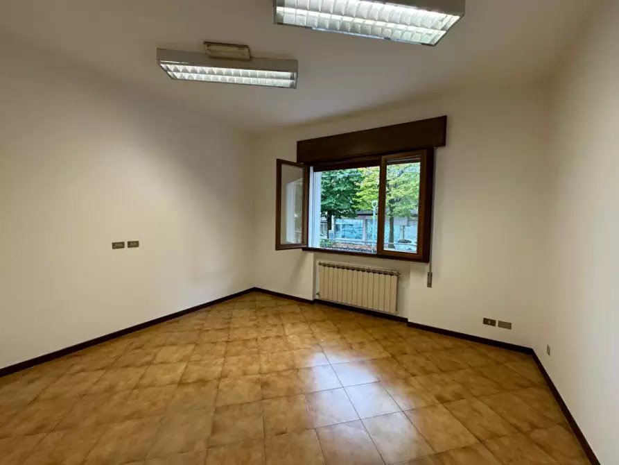 Immagine 3 di Ufficio in affitto  a Villa Del Conte