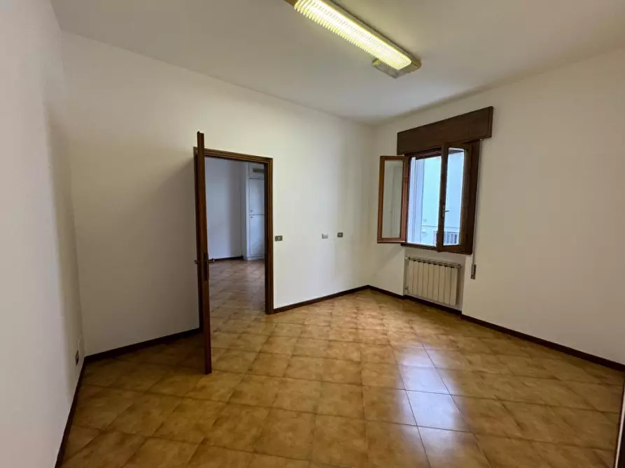 Immagine 4 di Ufficio in affitto  a Villa Del Conte