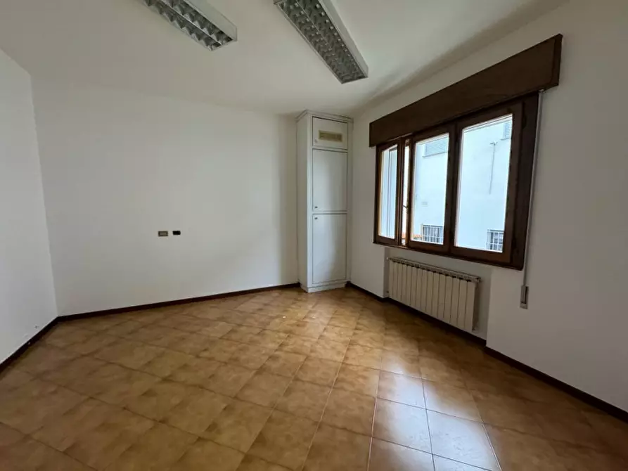 Immagine 5 di Ufficio in affitto  a Villa Del Conte