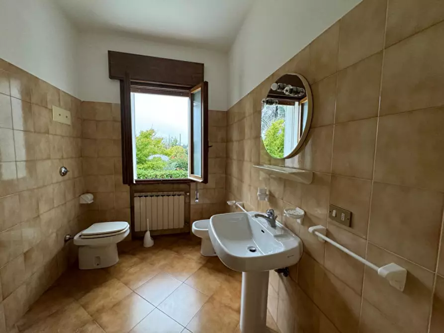 Immagine 7 di Ufficio in affitto  a Villa Del Conte