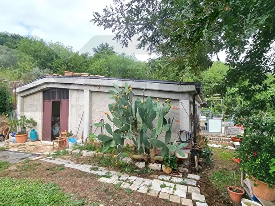 Immagine 10 di Rustico / casale in vendita  in via contrada inverse a Ripalimosani