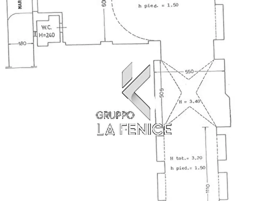 Immagine 2 di Negozio in affitto  in piazza Marconi a Locorotondo