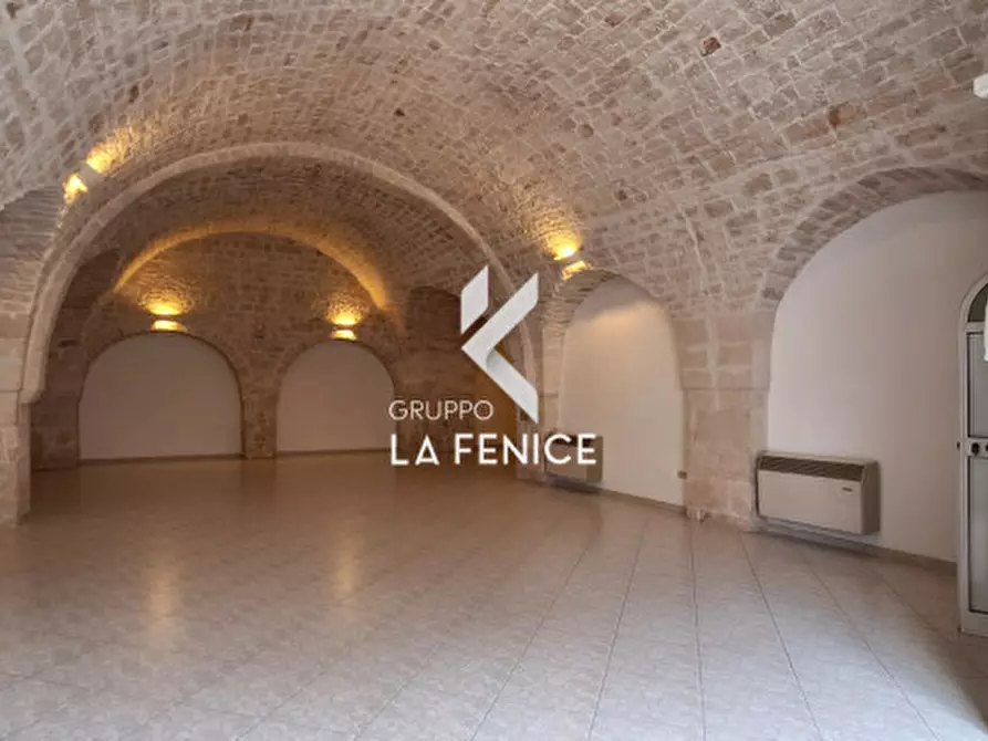 Immagine 3 di Negozio in affitto  in piazza Marconi a Locorotondo