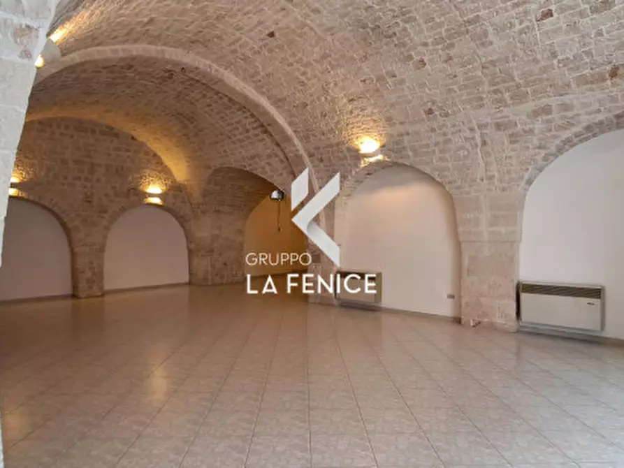 Immagine 6 di Negozio in affitto  in piazza Marconi a Locorotondo