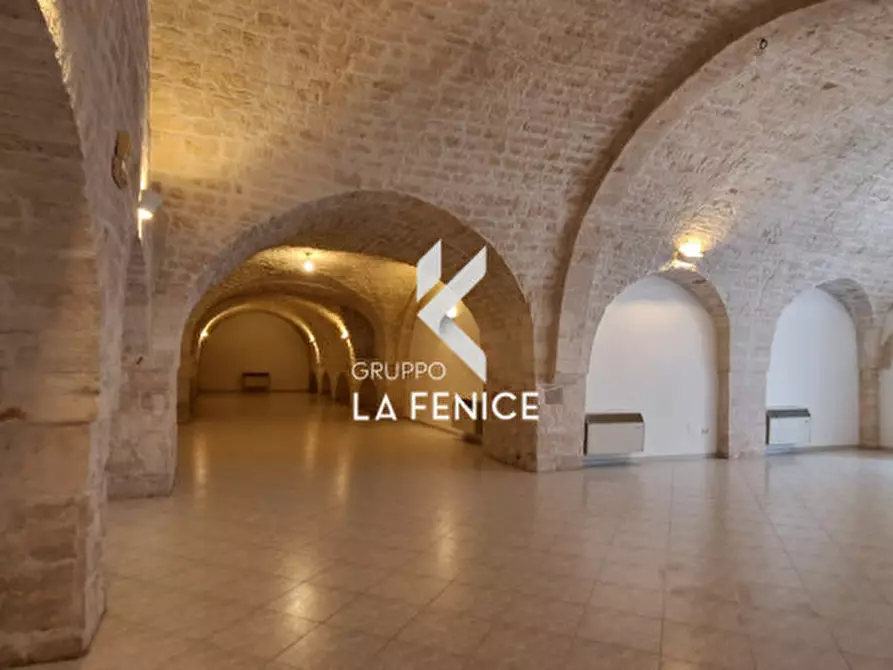 Immagine 7 di Negozio in affitto  in piazza Marconi a Locorotondo