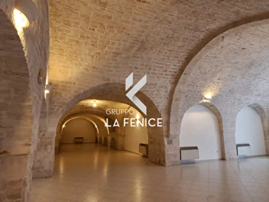 Immagine 8 di Negozio in affitto  in piazza Marconi a Locorotondo