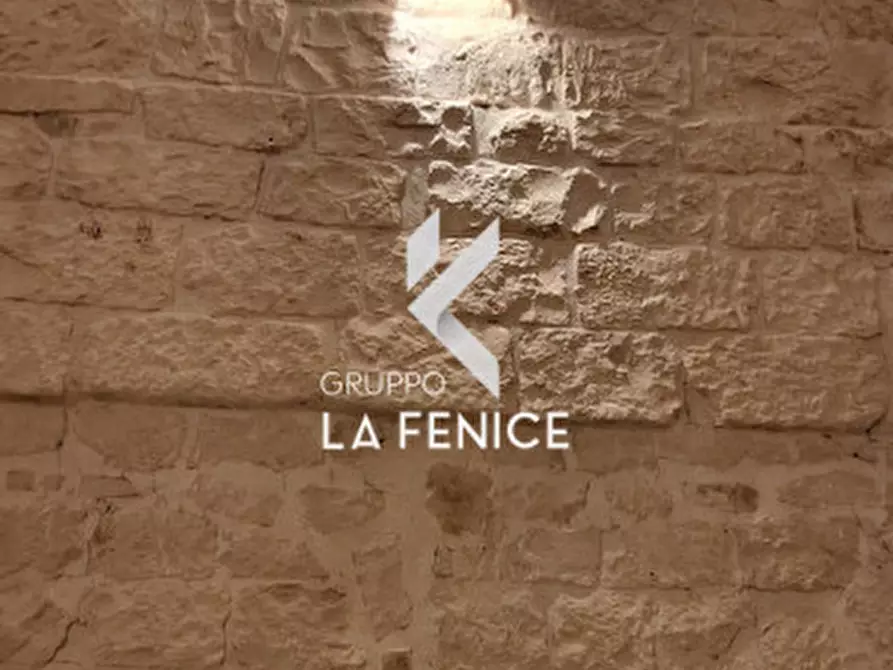 Immagine 15 di Negozio in affitto  in piazza Marconi a Locorotondo