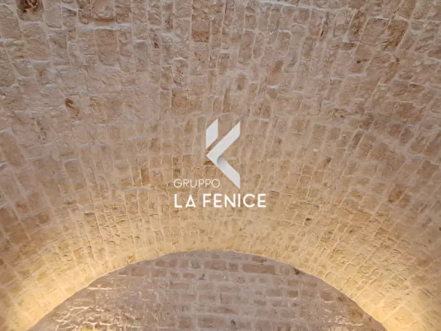 Immagine 16 di Negozio in affitto  in piazza Marconi a Locorotondo