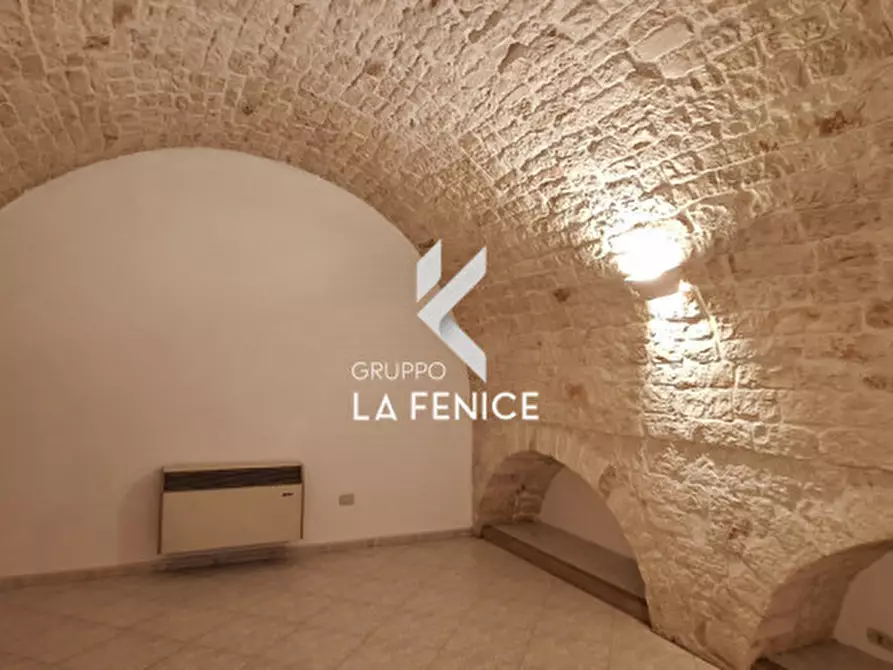 Immagine 17 di Negozio in affitto  in piazza Marconi a Locorotondo